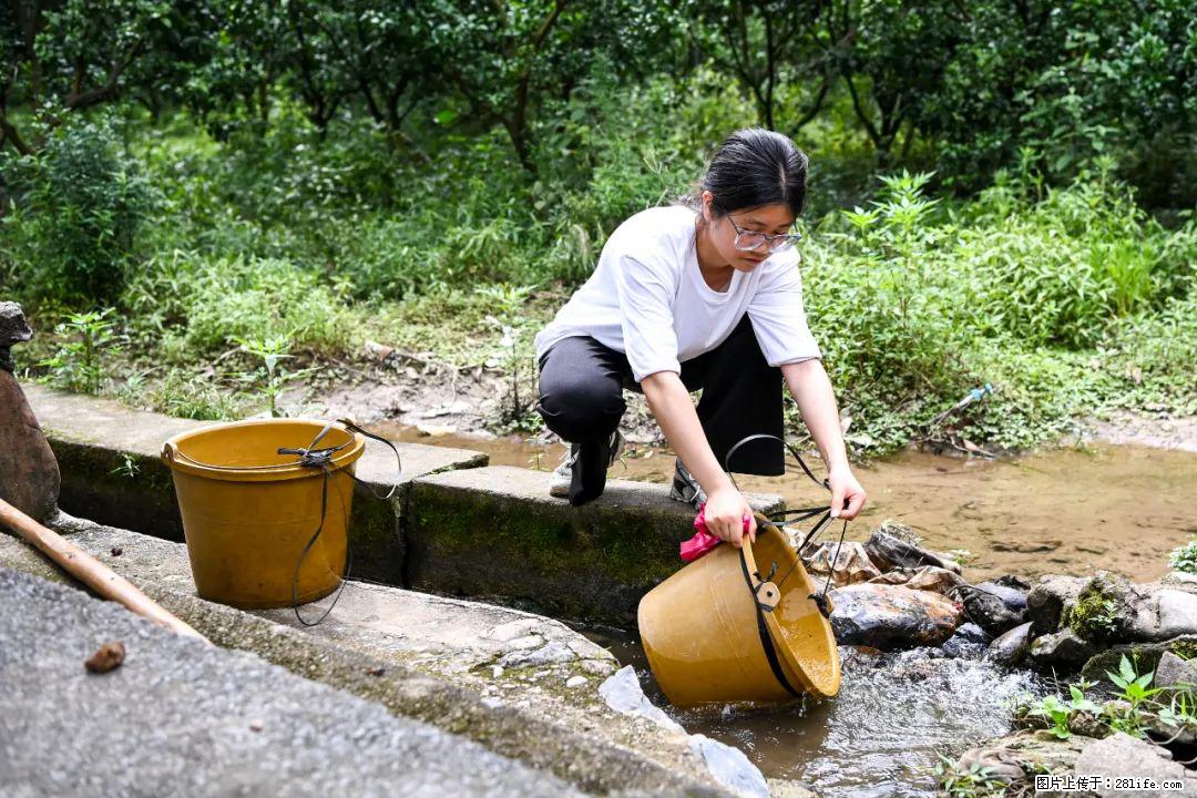 全网追的“扁担女孩”，找了一份暑假工，时薪12元 - 抚顺生活资讯 - 抚顺28生活网 fushun.28life.com