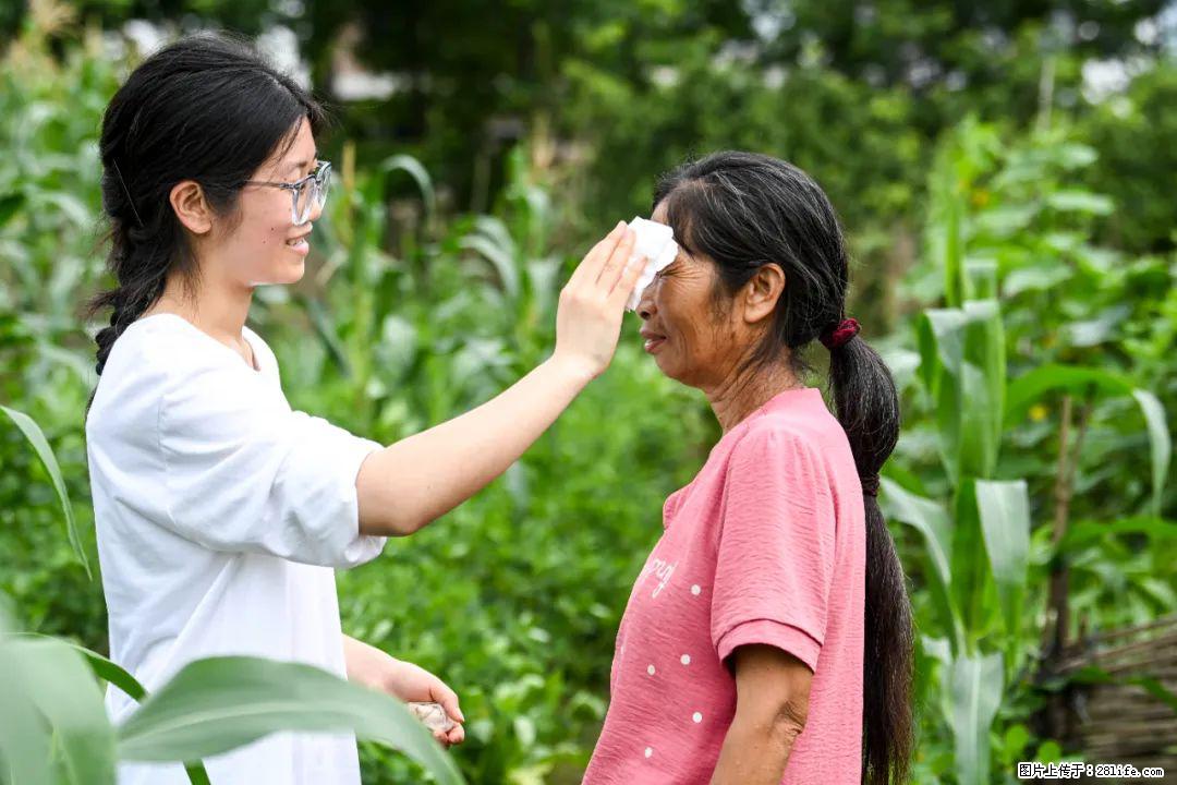 全网追的“扁担女孩”，找了一份暑假工，时薪12元 - 抚顺生活资讯 - 抚顺28生活网 fushun.28life.com